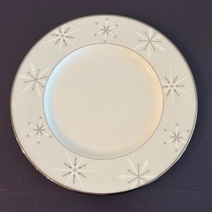 Set of 4 Lenox Federal Platinum Christmas Snowflake Plates NWT